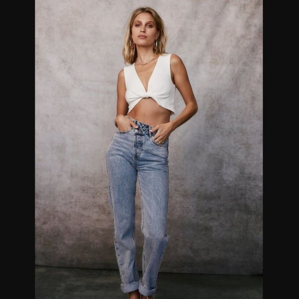 DYLAN LIGHT ASYMMETRICAL JEAN